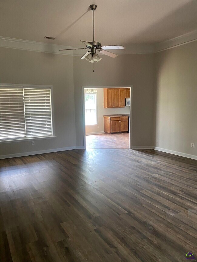 Building Photo - 131 Huntley Dr