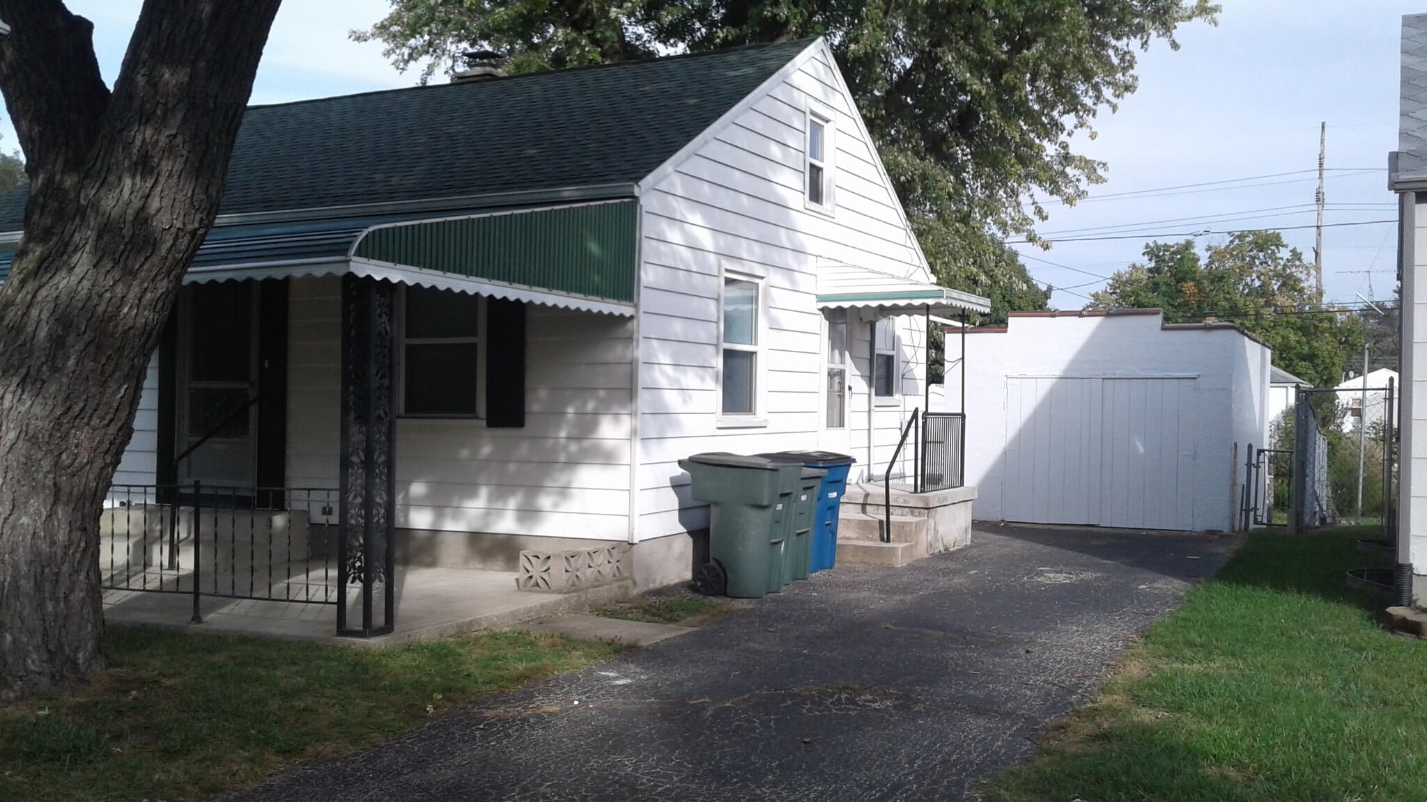 Building Photo - 1654 Pell Dr