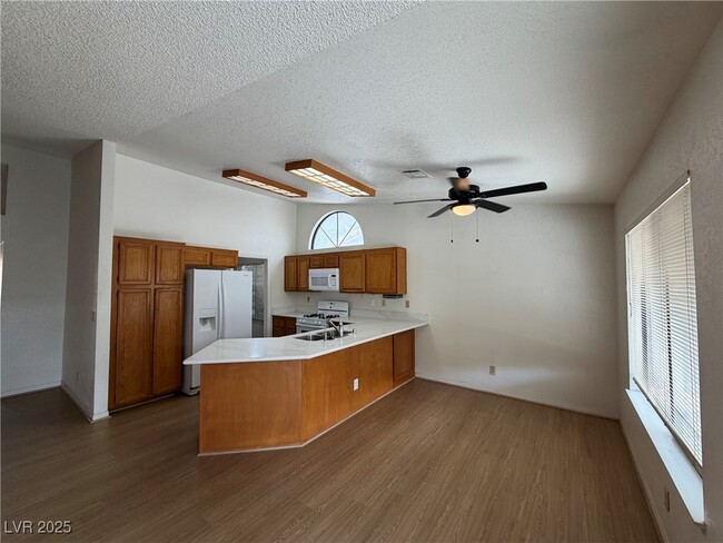 Building Photo - 6305 Crosswood Ave