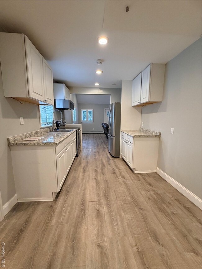 Building Photo - 5 Bristol St