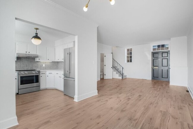 Building Photo - 1216 Sophia St