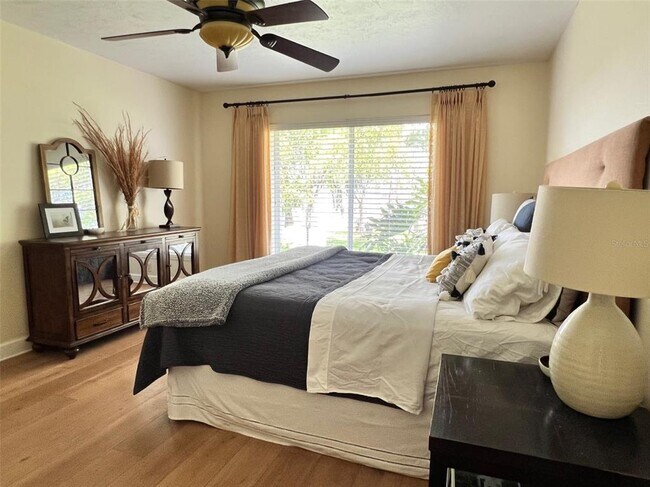 Building Photo - 12595 SE Sunset Harbor Rd