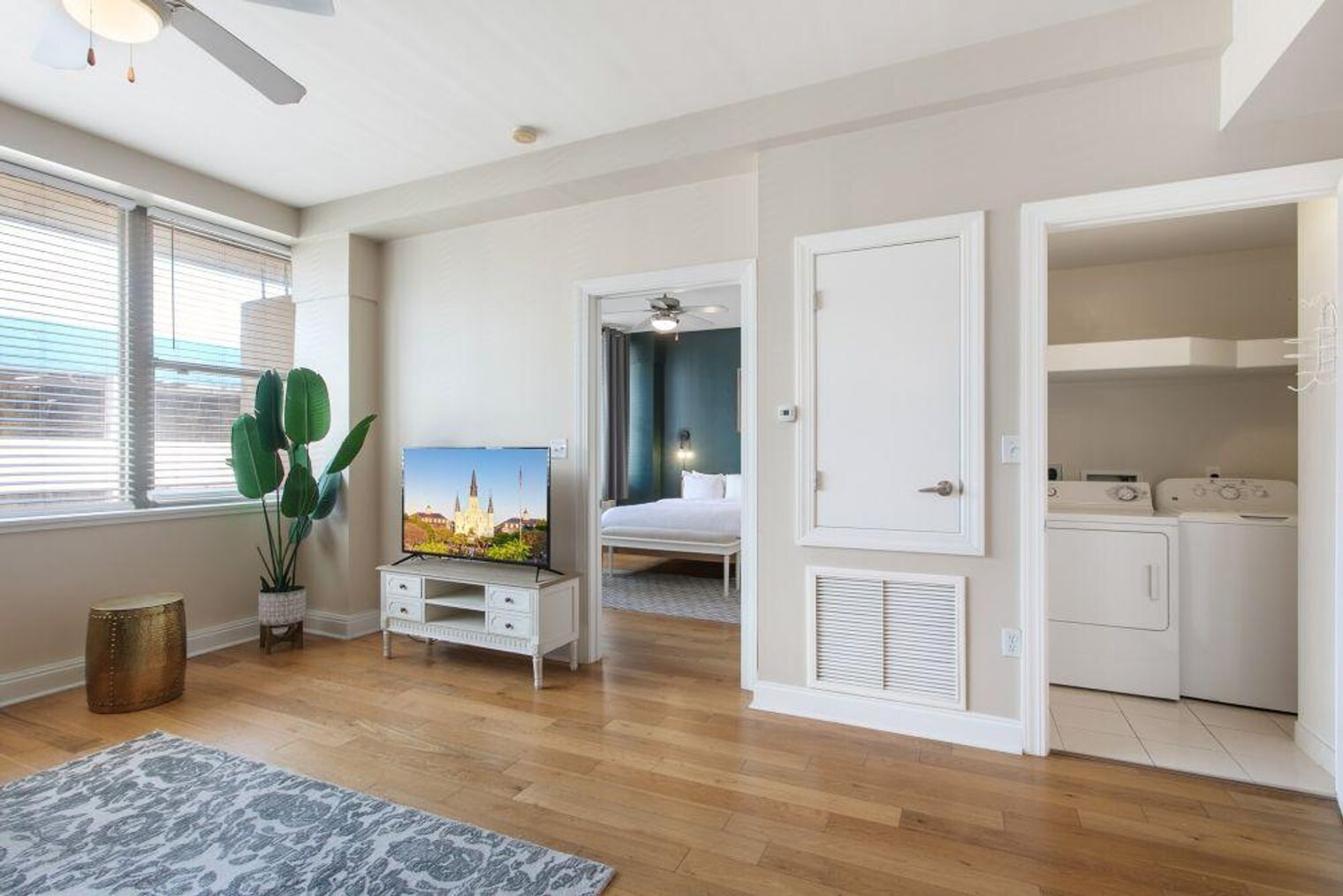 Building Photo - 925 Common St