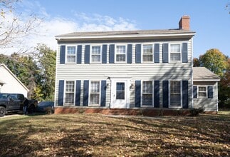 Building Photo - Billy Graham/I85 area  -Two story  3 bed, 2 1/2 bath