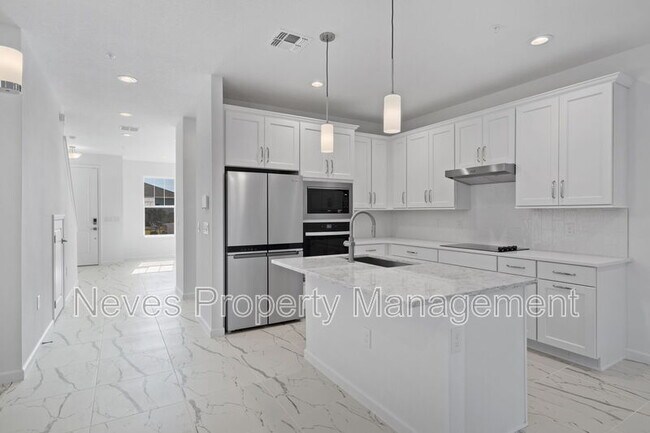 Building Photo - 1601 Pinecliff Dr
