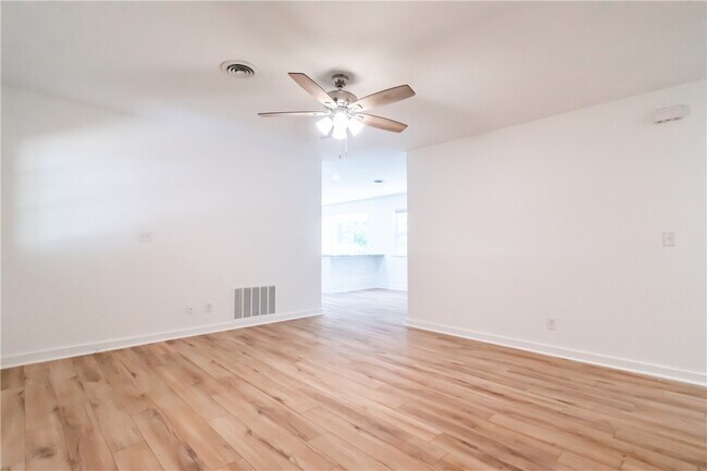 Building Photo - 2332 S Clover Dr