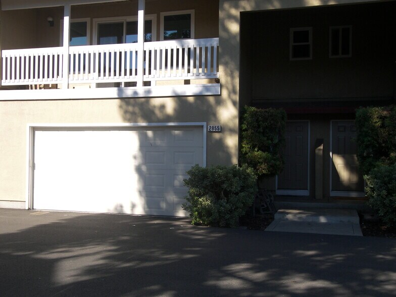 Building Photo - 2855 Wilson Cmn