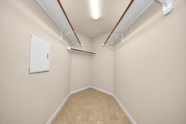 Building Photo - 7730 Trail Hollow