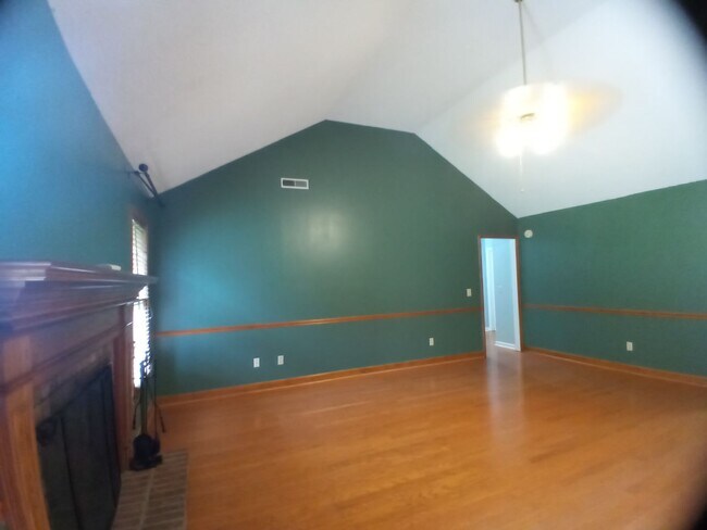 Building Photo - 350 Katydid St
