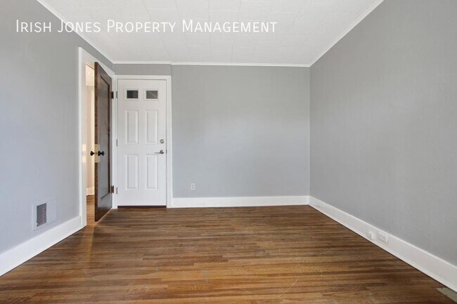 Building Photo - 233 St Lawrence Ave