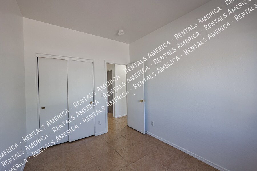 Building Photo - 6837 N 81st Dr