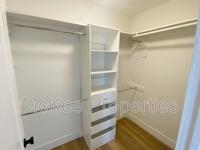 Building Photo - 4605 59th St