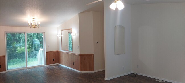 Building Photo - 6740 Greystone Ln