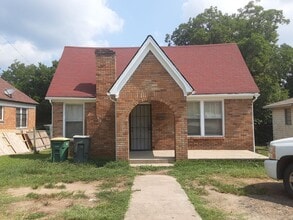 Building Photo - 2Bedroom Home