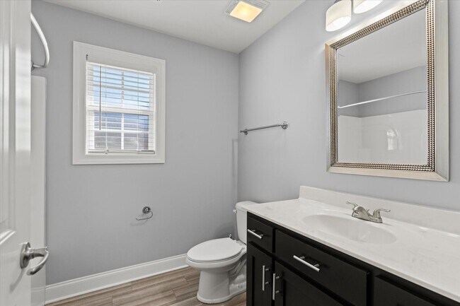 Building Photo - Immaculate 4 Bedroom Home Between Athens a...