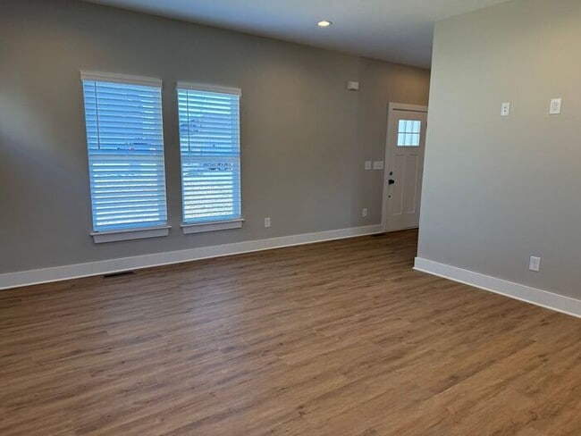 Building Photo - Beautiful New Construction in Booming Old Hickory