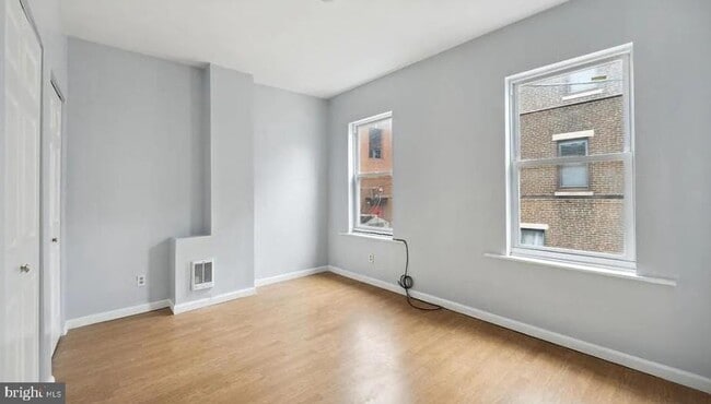 Building Photo - 1402 N Newkirk St