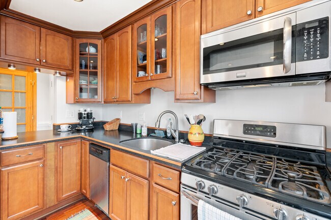 Building Photo - 1407 Belle View Blvd