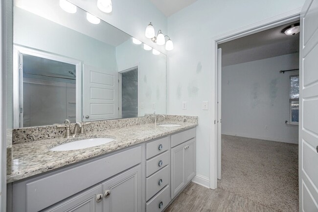 Building Photo - 1013 Silverbell Cv