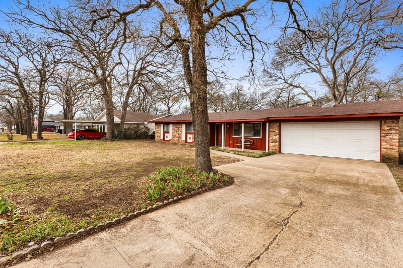 Building Photo - 316 S Barbara St