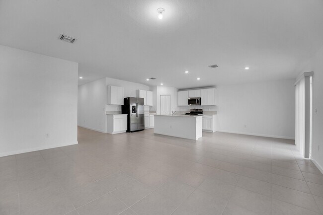 Building Photo - 5936 Mangrove Dr