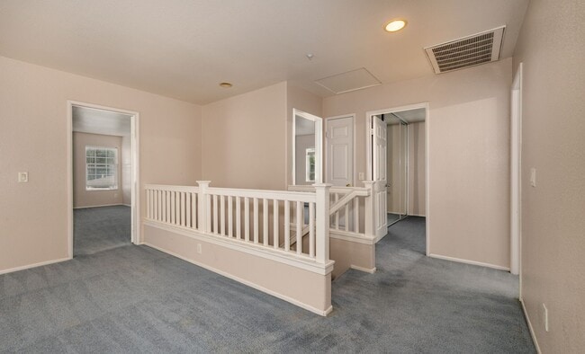 Building Photo - Spacious Home with Loft and Big Backyard