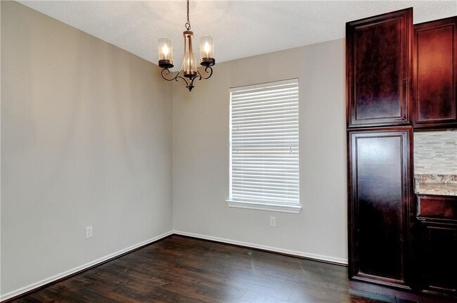 Building Photo - 1704 Northbrook Ln