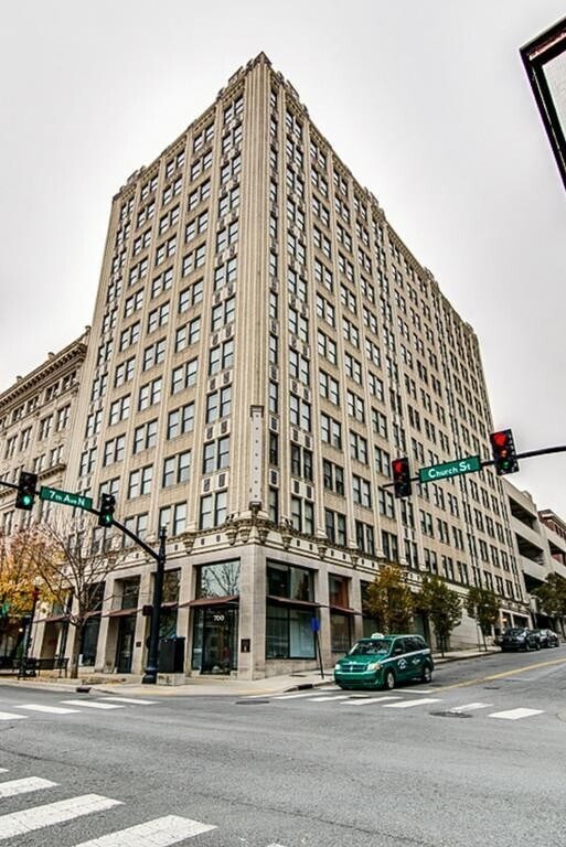 Building Photo - 700 Church St