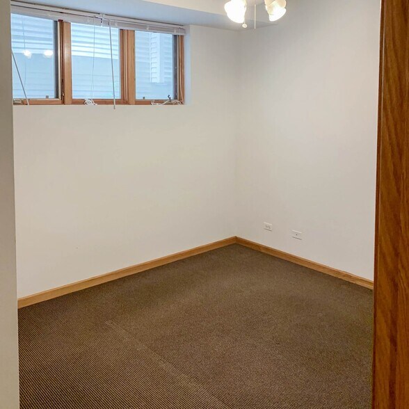 Building Photo - 2733 N Wayne Ave