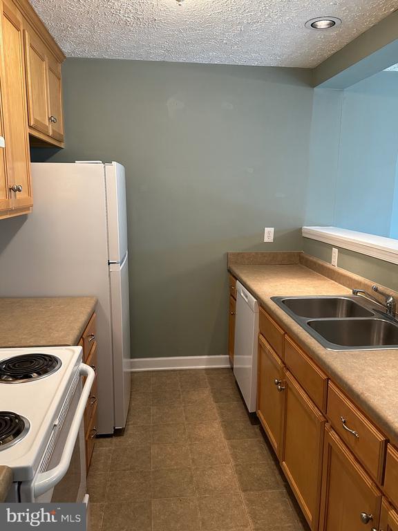 Building Photo - 232 Southridge Dr