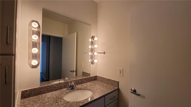 Building Photo - 620 Glen Iris Dr NE