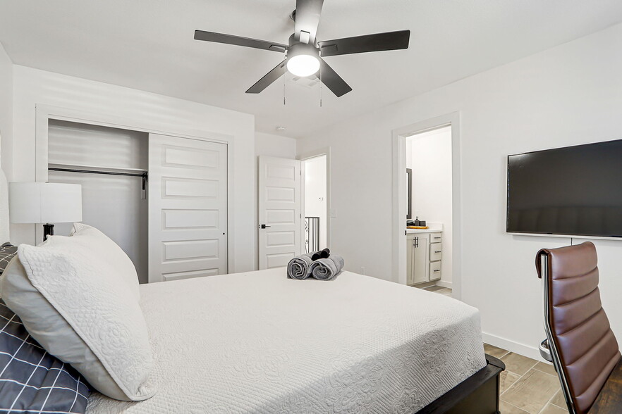 Second bedroom - 11663 Dos Palmas Dr