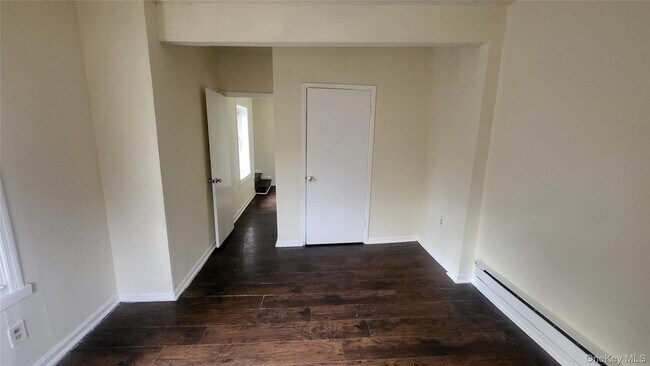 Building Photo - 67 Academy St