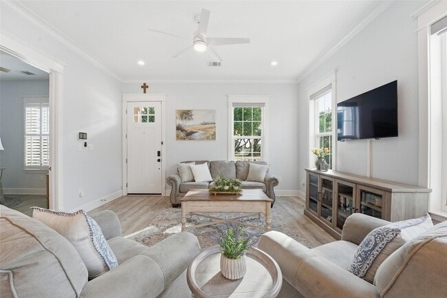 Building Photo - 10 Mariner Pass