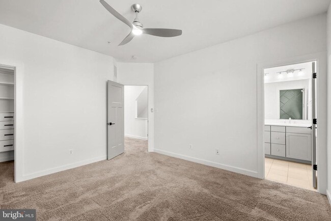 Building Photo - 921 Grundy St