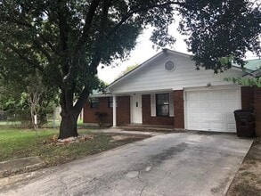 Building Photo - 1004 Bowie St