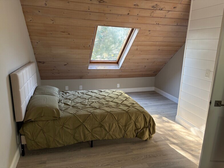 Building Photo - 11 Post Rd