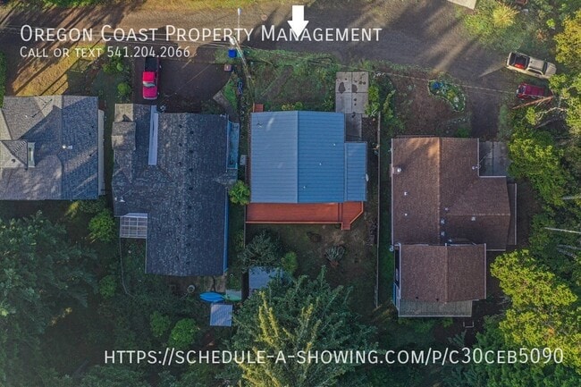 Building Photo - 3040 SE Dune Ave