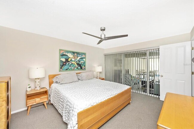 Building Photo - 3905 Glen Oaks Manor Dr