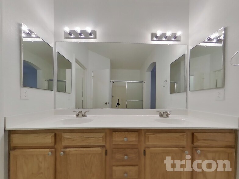 Building Photo - 625 N Hamilton St