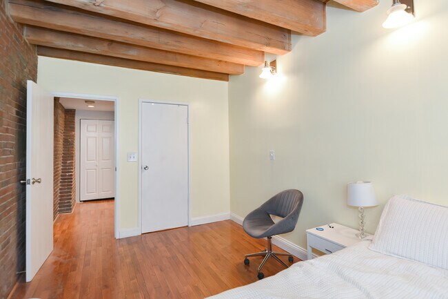 Building Photo - 99 Fulton St