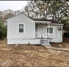 Building Photo - 1019 Combs St