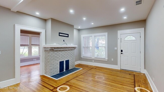 Building Photo - 3918 Herschel St