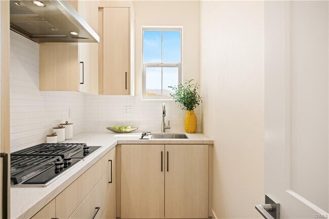 Building Photo - 128 Mossvine