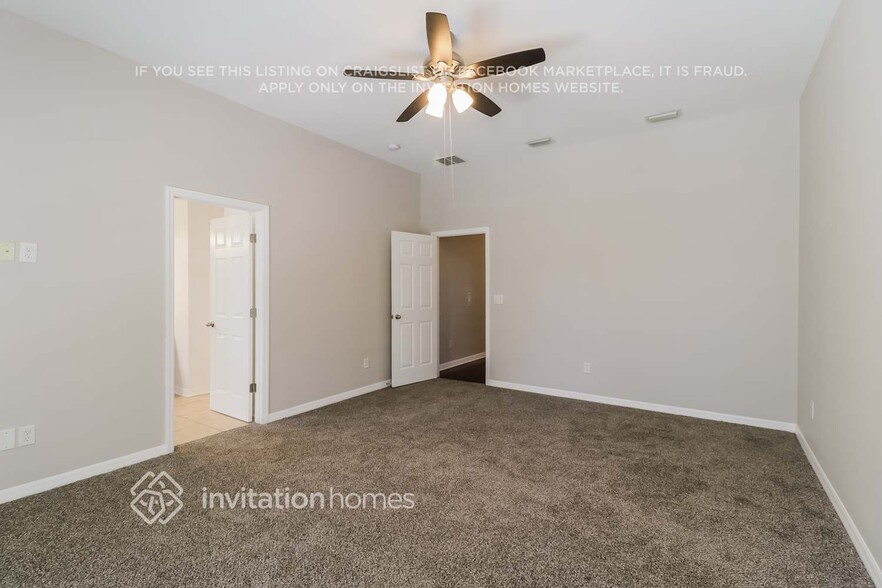 Building Photo - 7571 Tamarind Ave