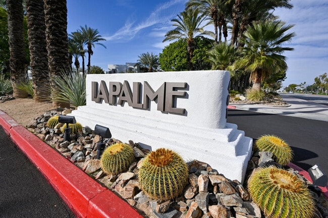 Building Photo - 401 El Cielo Rd