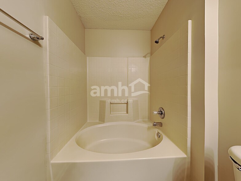 Building Photo - 86336 Augustus Ave