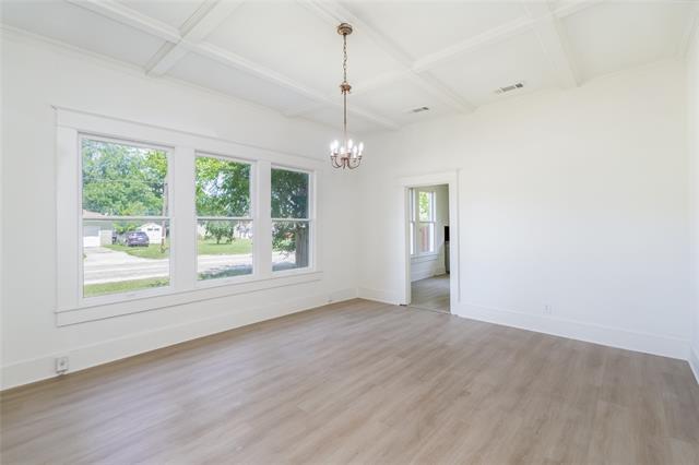 Building Photo - 201 E Pecan St