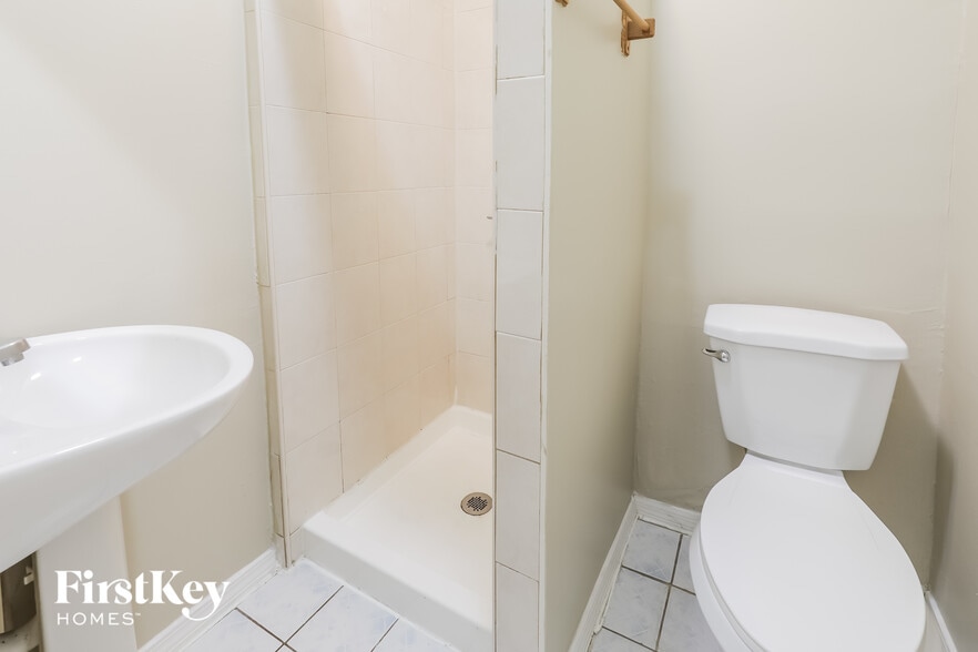 Building Photo - 838 Prescott St