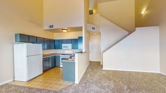 Building Photo - ** 2 weeks free rent. Excluding recurring fees** 2 BDR / 2.5 BATH SPACIOUS HOME